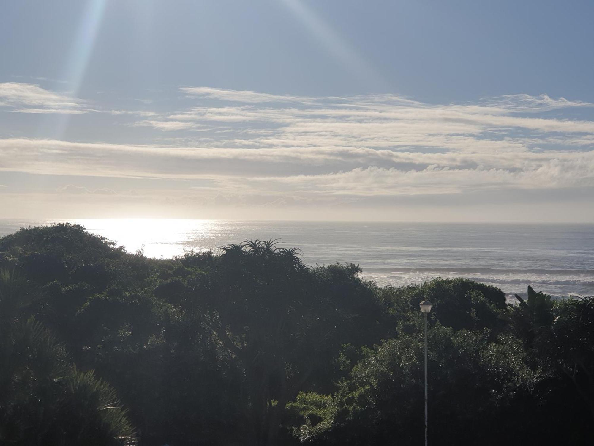 Deep Blue Guest House Amanzimtoti Buitenkant foto